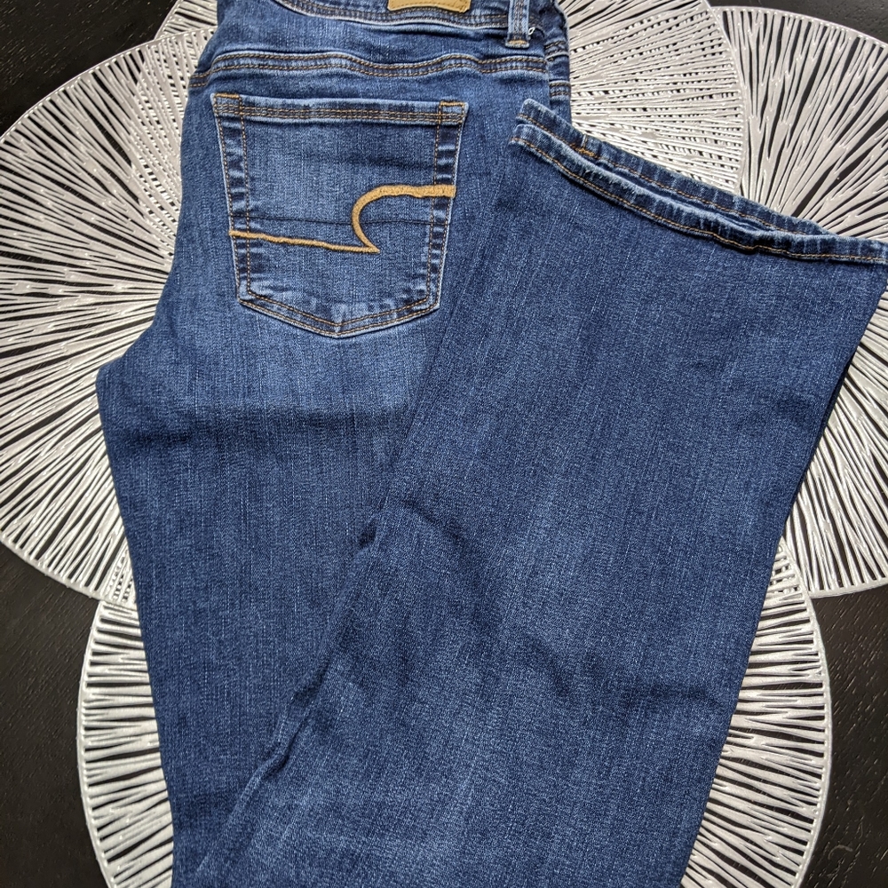 Women's American Eagle Super Stretch Medium Wash Kick Boot Jeans